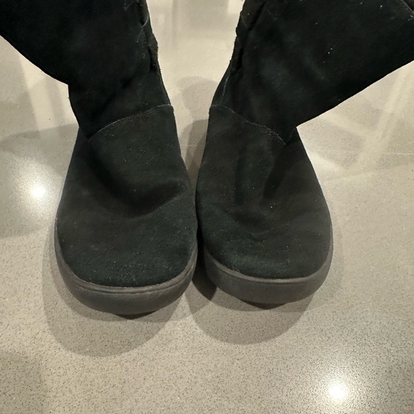 Ugg Koolaburra Leather Double Gold Buckle Fleece Lined Pull On Boots - Picture 3 of 7